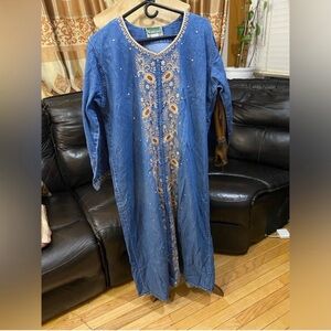 Mens denim embroidered thobe large - islam attire